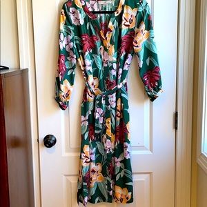 GORGEOUS loft shirt 🌸 dress with tie waist